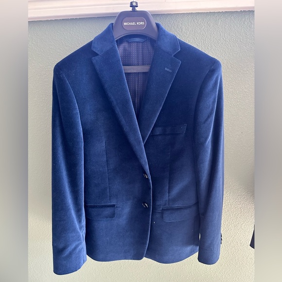 Michael Kors Boy sport coat from Bloomingdale’s - Picture 1 of 6